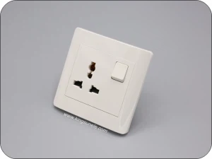 13A Univerzalna preklopna utičnica